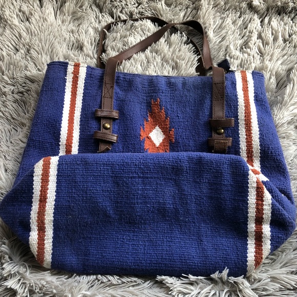 Aztec Print Tote - Picture 4 of 8